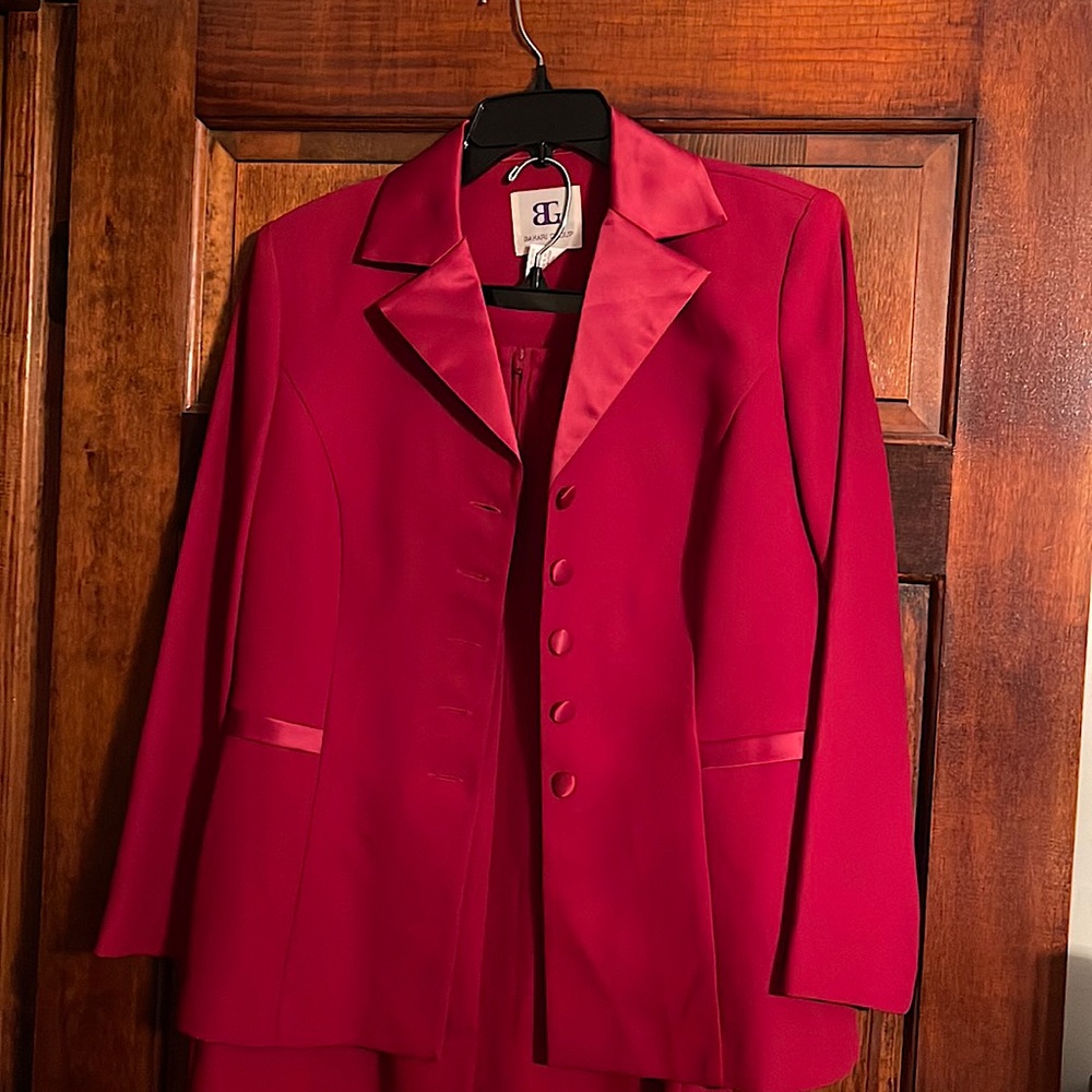 Bahari, jacket & skirt, size 12, satin button frnt closure, elastic/zipper skirt